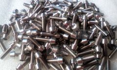 Ti6AL4V Greade 5 DIN 912 titanium Tapered socket cap screws in stock manufacturer