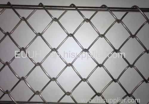 choosing wood plastic composite decking board as chain link fence slats better than cyclone fence