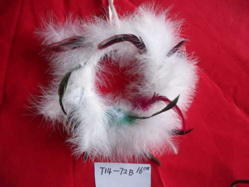 Feather-made crafts for decoration