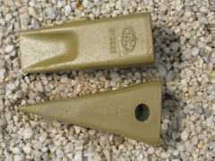 CA T E 307 bucket teeth