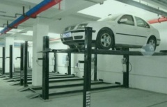 Four-post hydraulic operated parking lift