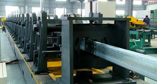 Automatic waved board production line