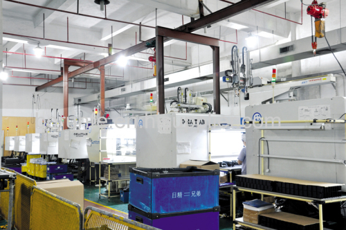High Precision AC Servo Traversing Robot Arm for Injection Moulding Machinery with High Quality EOAT