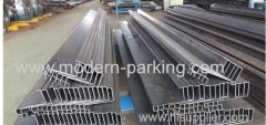 Combined side beams for car loading plate
