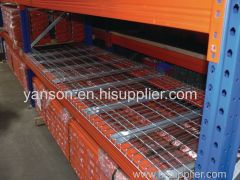Steel wire mesh decking for pallet racking system