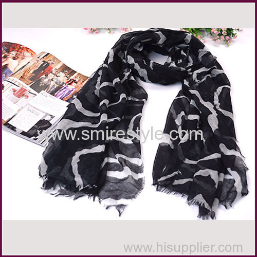 Black and White Line Design Soft Voile Crinkle Pint Scarf