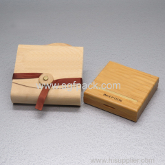 Square bamboo blush case with mirror