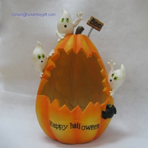 10 Inch Resin Pumpkin With Three Ghost