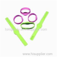 Hot Sale Hf Rfid Silicone Waterproof Wristband Tag With Wristband Technology