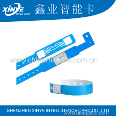 13.56mhz Adjustable silicone ntag216 passive rfid wristband