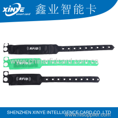 13.56mhz Adjustable silicone ntag216 passive rfid wristband