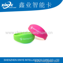 13.56mhz Adjustable silicone ntag216 passive rfid wristband