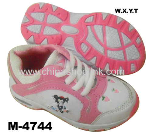Popular Outdoor Kids Running Shoes with LED Light