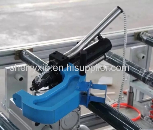 Self piercing riveting machine