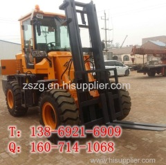 Forklift in the first heavy 2 tons of cross-country forklift