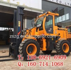 Forklift in the first heavy 4 tons of cross-country forklift