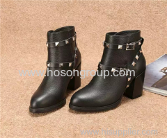 Mulheres pointy toe chunky heel boots with studs