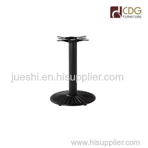 Metal pedestal table base for wooden top