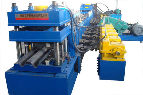 China Highway guardrail roll forming machine supplier/production line