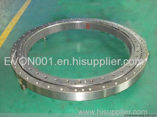 Three row slewing bearing