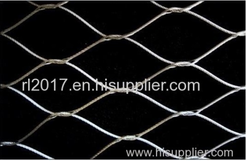 Rope wire mesh fence