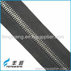 Top sale long chain metal zipper in rolls