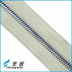 Factory wholesale price metal zippers in roll