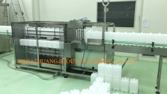 Washing machine for hemodialysis solution container