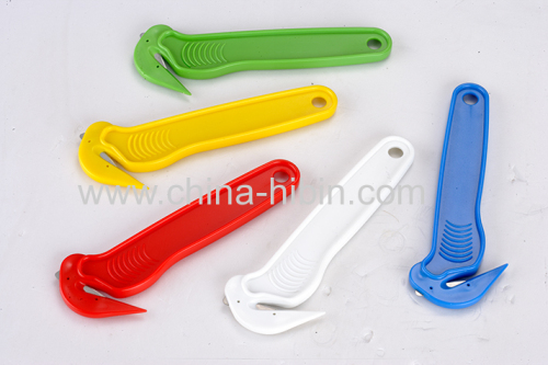 Concealed blade safety cutter knives