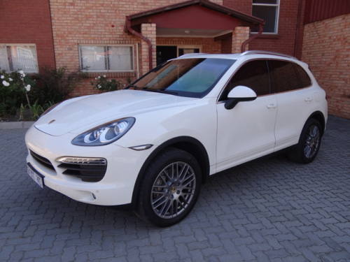 Porsche Cayenne S E-Hybrid Armored B6+