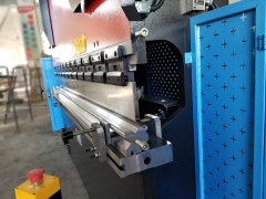 Hydraulic CNC press brake