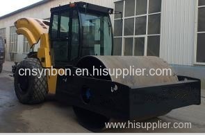 SYNBON Single drum double amplitude hydraulic vibratory roller for sand and gravel