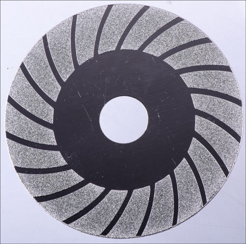 Diamond electroplated saw blade