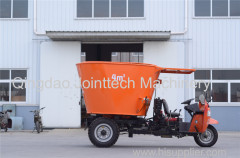 Self-propelled tmr feed mixer and spreader for cattle farm!