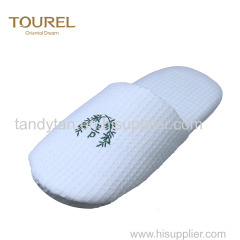 White embroidery logo hotel bedroom guest slippers