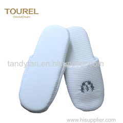White embroidery logo hotel bedroom guest slippers