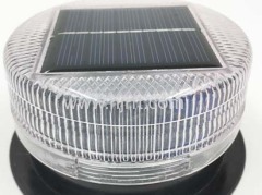 Yellow solar cautions lights for trucks