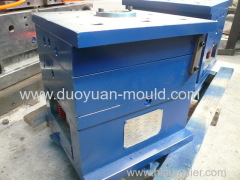 Tobacco tray pallet plug