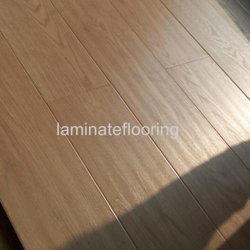 Waterproof 12mm handscraped V groove surface laminate flooring