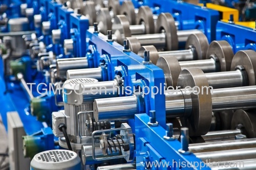 Cold roll forming machine