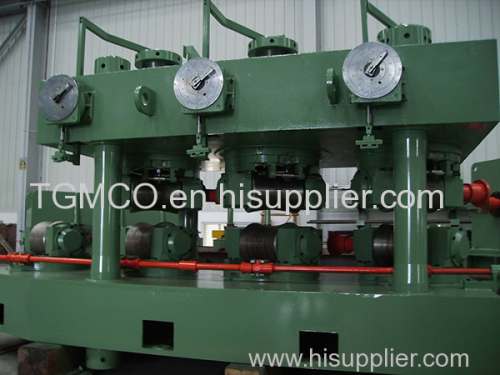 Steel pipe straightening machine