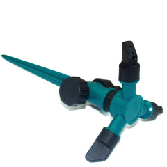 Plastic 3-arm lawn water rotary sprinkler