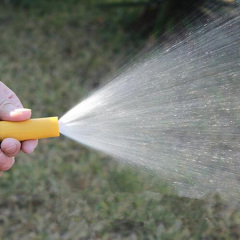 Plastic adjustable garden water spray nozzle