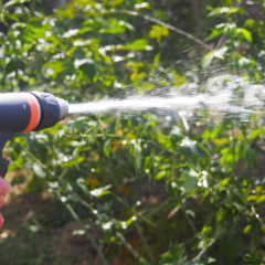 Plastic adjustable garden spray gun set