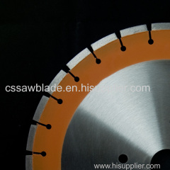 Brazed diamond saw blade for asphalt and concrete