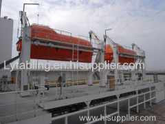 hot sale marine 5M 25P totally enclosed free fall lifeboat with gravity luffing arm davit