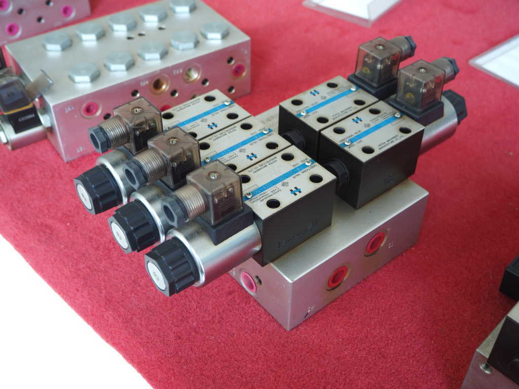 QUY160-FZ02 Type Solenoid Directional Valves