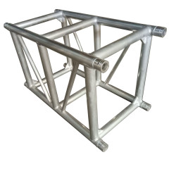 520 x 520mm Box truss With Spigot Connection