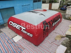 Inflatable foam pit stunt jump air bag