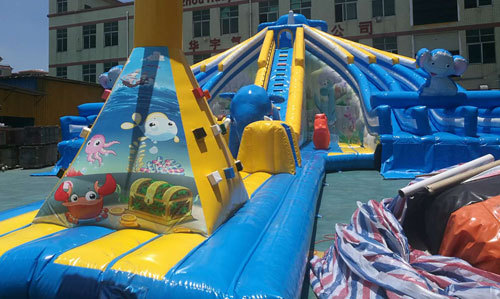The combination of inflatable slides can diversify operations